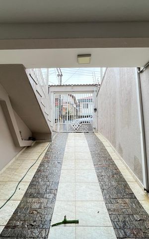 Casa à venda com 170m², 3 quartos e 6 vagas Casa à venda com 170m², 3 quartos e 6 vagasGaragem