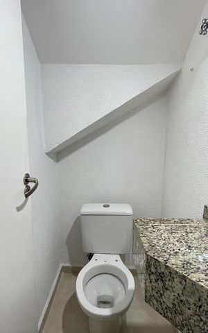 Casa à venda com 170m², 3 quartos e 6 vagas Casa à venda com 170m², 3 quartos e 6 vagasLavabo