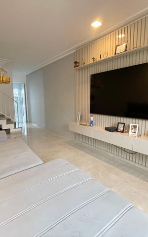 Casa à venda com 170m², 3 quartos e 6 vagas Casa à venda com 170m², 3 quartos e 6 vagasSala