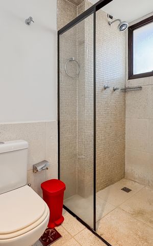 Apartamento à venda com 146m², 3 quartos e 3 vagas Apartamento à venda com 146m², 3 quartos e 3 vagasBanheiro da Suíte