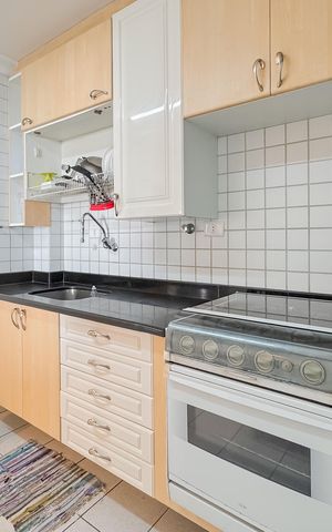 Apartamento à venda com 146m², 3 quartos e 3 vagas Apartamento à venda com 146m², 3 quartos e 3 vagasCozinha