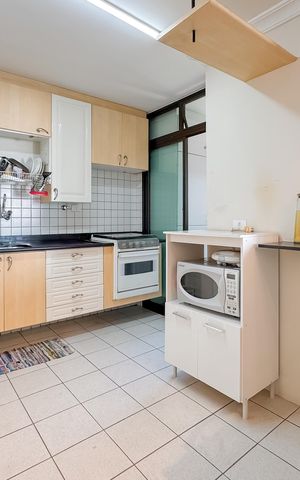 Apartamento à venda com 146m², 3 quartos e 3 vagas Apartamento à venda com 146m², 3 quartos e 3 vagasCozinha