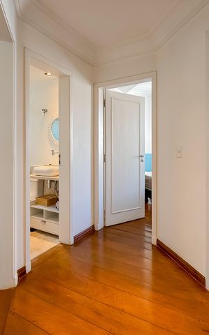 Apartamento à venda com 146m², 3 quartos e 3 vagas Apartamento à venda com 146m², 3 quartos e 3 vagasCorredor