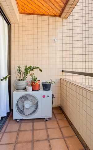 Apartamento à venda com 146m², 3 quartos e 3 vagas Apartamento à venda com 146m², 3 quartos e 3 vagasVaranda da Sala
