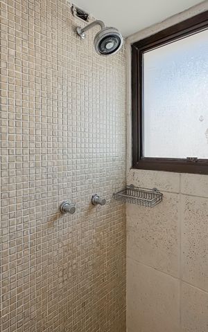Apartamento à venda com 146m², 3 quartos e 3 vagas Apartamento à venda com 146m², 3 quartos e 3 vagasBanheiro da Suíte