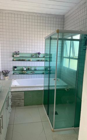 Casa de condomínio para alugar com 234m², 3 quartos e 4 vagas