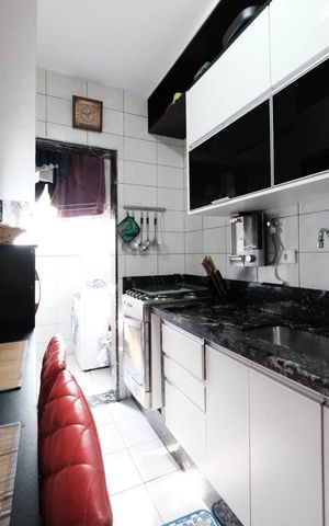 Apartamento à venda com 48m², 2 quartos e 1 vagaCozinha e Área de Serviço
