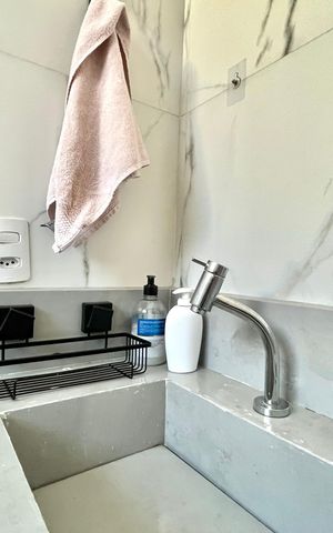 Apartamento à venda com 100m², 2 quartos e sem vagaBanheiro da Suíte