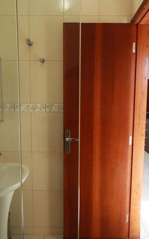 Casa à venda com 239m², 3 quartos e 3 vagasBanheiro da Suíte
