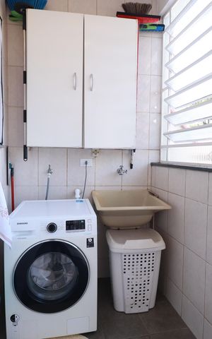 Casa à venda com 239m², 3 quartos e 3 vagasÁrea de Serviço