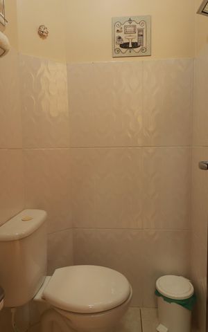 Casa à venda com 239m², 3 quartos e 3 vagasLavabo