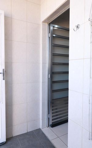Casa à venda com 239m², 3 quartos e 3 vagasÁrea de Serviço