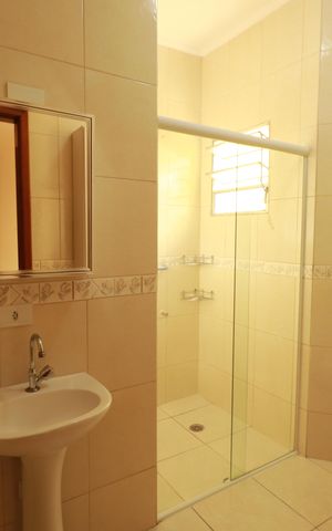 Casa à venda com 239m², 3 quartos e 3 vagasBanheiro Social