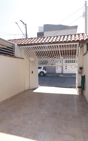 Casa à venda com 239m², 3 quartos e 3 vagasGaragem