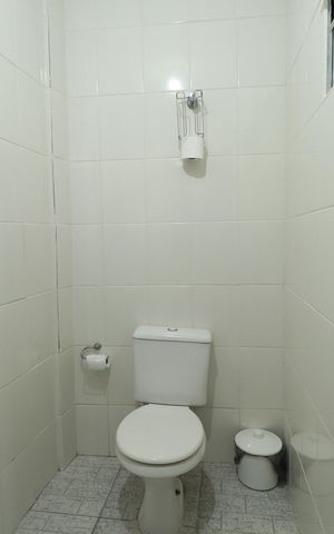 Casa à venda com 239m², 3 quartos e 3 vagasBanheiro de serviço