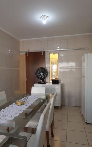 Casa à venda com 239m², 3 quartos e 3 vagasCozinha