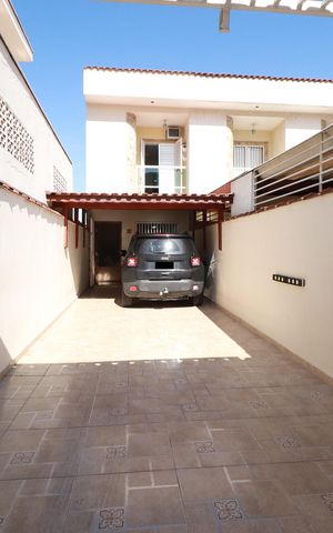 Casa à venda com 239m², 3 quartos e 3 vagasGaragem