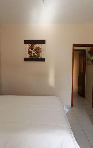 Casa à venda com 239m², 3 quartos e 3 vagasSuíte