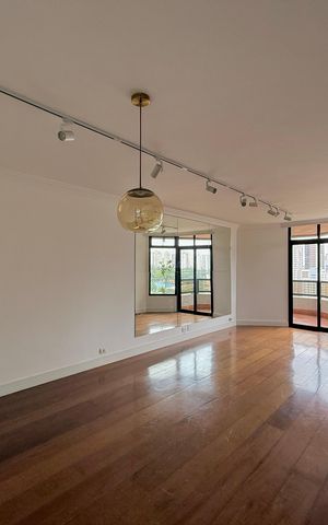 Apartamento à venda com 270m², 3 quartos e 4 vagas Apartamento à venda com 270m², 3 quartos e 4 vagasSala