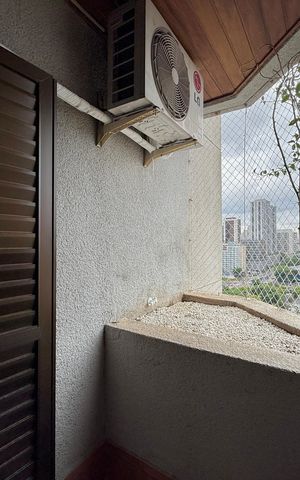 Apartamento à venda com 270m², 3 quartos e 4 vagas Apartamento à venda com 270m², 3 quartos e 4 vagasSacada Suíte