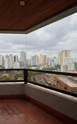 Apartamento à venda com 270m², 3 quartos e 4 vagas Apartamento à venda com 270m², 3 quartos e 4 vagasSacada