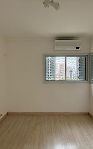 Apartamento à venda com 270m², 3 quartos e 4 vagas Apartamento à venda com 270m², 3 quartos e 4 vagasQuarto 1