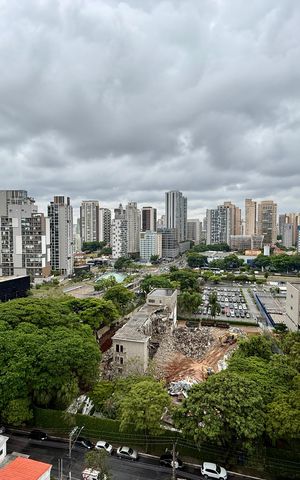 Apartamento à venda com 270m², 3 quartos e 4 vagas Apartamento à venda com 270m², 3 quartos e 4 vagasVista Quarto 1
