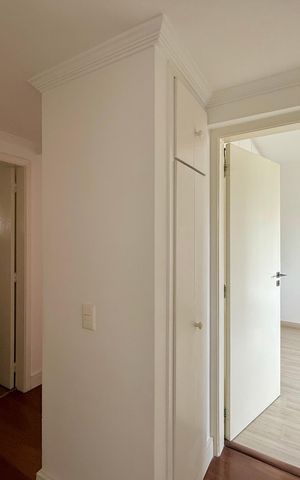 Apartamento à venda com 270m², 3 quartos e 4 vagas Apartamento à venda com 270m², 3 quartos e 4 vagasCorredor Quartos