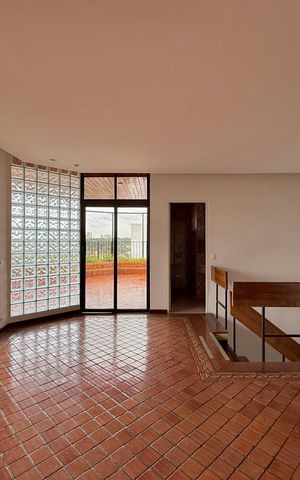 Apartamento à venda com 270m², 3 quartos e 4 vagas Apartamento à venda com 270m², 3 quartos e 4 vagasSala