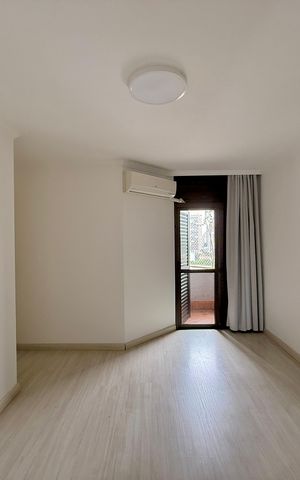 Apartamento à venda com 270m², 3 quartos e 4 vagas Apartamento à venda com 270m², 3 quartos e 4 vagasSuíte