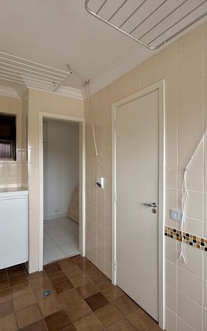 Apartamento à venda com 270m², 3 quartos e 4 vagas Apartamento à venda com 270m², 3 quartos e 4 vagasÁrea de Serviço