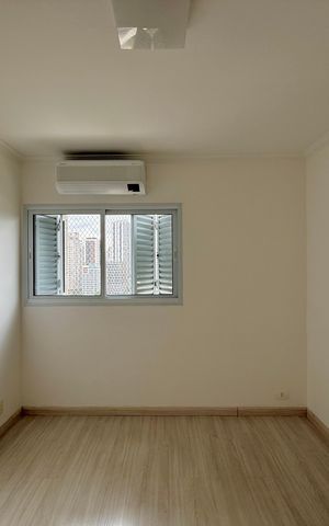 Apartamento à venda com 270m², 3 quartos e 4 vagas Apartamento à venda com 270m², 3 quartos e 4 vagasQuarto 2