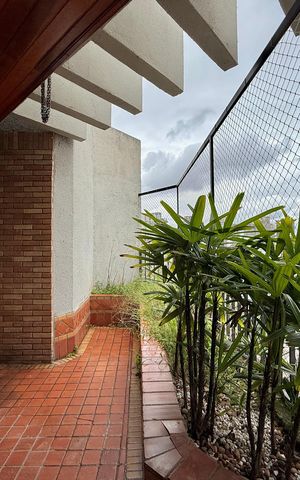 Apartamento à venda com 270m², 3 quartos e 4 vagas Apartamento à venda com 270m², 3 quartos e 4 vagasÁrea comum