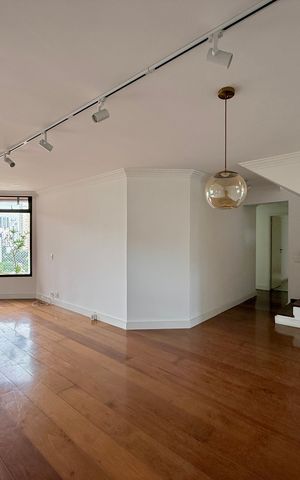 Apartamento à venda com 270m², 3 quartos e 4 vagas Apartamento à venda com 270m², 3 quartos e 4 vagasSala