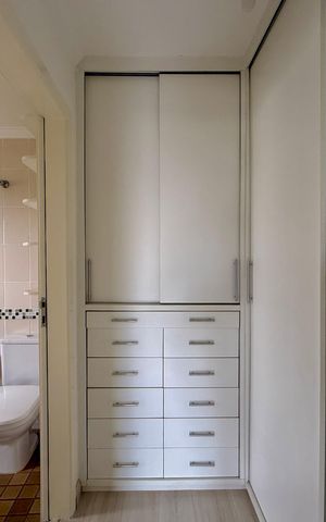 Apartamento à venda com 270m², 3 quartos e 4 vagas Apartamento à venda com 270m², 3 quartos e 4 vagasCloset Suíte
