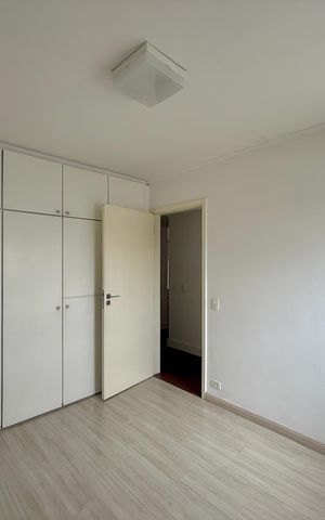 Apartamento à venda com 270m², 3 quartos e 4 vagas Apartamento à venda com 270m², 3 quartos e 4 vagasQuarto 2
