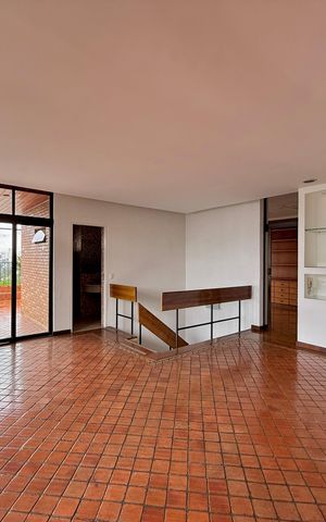 Apartamento à venda com 270m², 3 quartos e 4 vagas Apartamento à venda com 270m², 3 quartos e 4 vagasSala
