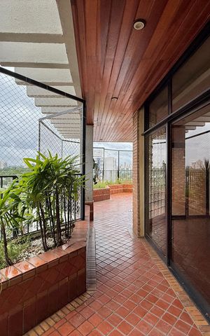 Apartamento à venda com 270m², 3 quartos e 4 vagas Apartamento à venda com 270m², 3 quartos e 4 vagasÁrea comum