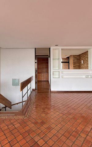 Apartamento à venda com 270m², 3 quartos e 4 vagas Apartamento à venda com 270m², 3 quartos e 4 vagasSala