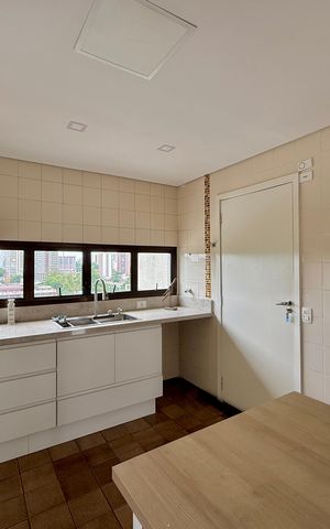 Apartamento à venda com 270m², 3 quartos e 4 vagas Apartamento à venda com 270m², 3 quartos e 4 vagasCozinha