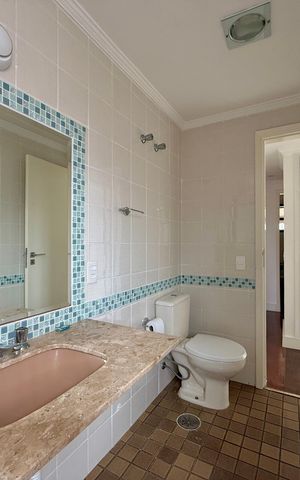 Apartamento à venda com 270m², 3 quartos e 4 vagas Apartamento à venda com 270m², 3 quartos e 4 vagasBanheiro Social