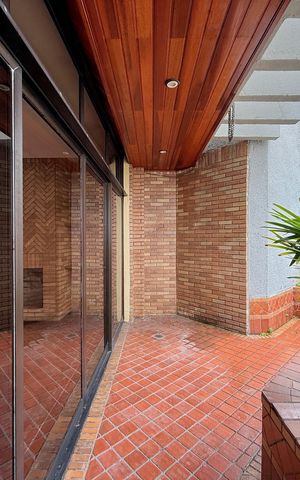 Apartamento à venda com 270m², 3 quartos e 4 vagas Apartamento à venda com 270m², 3 quartos e 4 vagasÁrea comum