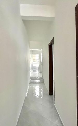Casa à venda com 100m², 2 quartos e 2 vagas Casa à venda com 100m², 2 quartos e 2 vagasCorredor