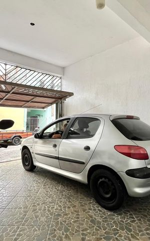 Casa à venda com 100m², 2 quartos e 2 vagas Casa à venda com 100m², 2 quartos e 2 vagasGaragem