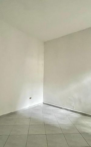 Casa à venda com 100m², 2 quartos e 2 vagas Casa à venda com 100m², 2 quartos e 2 vagasQuarto 1