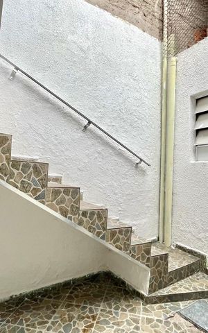 Casa à venda com 100m², 2 quartos e 2 vagas Casa à venda com 100m², 2 quartos e 2 vagasÁrea de Serviço