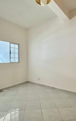 Casa à venda com 100m², 2 quartos e 2 vagas Casa à venda com 100m², 2 quartos e 2 vagasSala