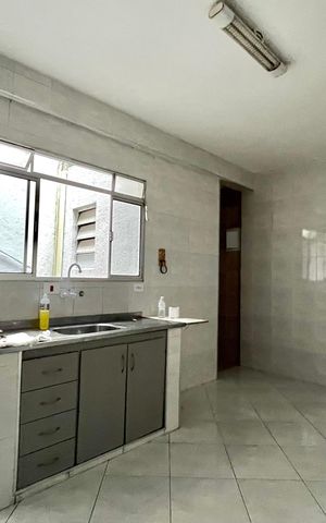 Casa à venda com 100m², 2 quartos e 2 vagas Casa à venda com 100m², 2 quartos e 2 vagasCozinha