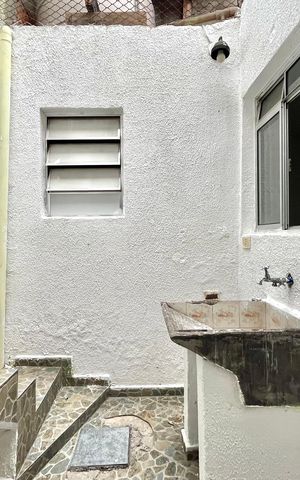Casa à venda com 100m², 2 quartos e 2 vagas Casa à venda com 100m², 2 quartos e 2 vagasÁrea de Serviço
