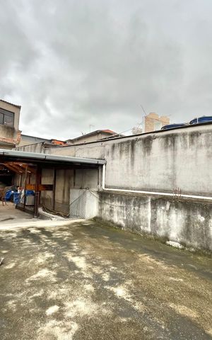Casa à venda com 100m², 2 quartos e 2 vagas Casa à venda com 100m², 2 quartos e 2 vagasTerraço